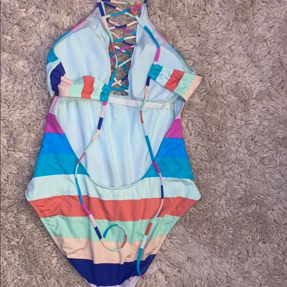 lace up 1 piece - Picture 2 of 2